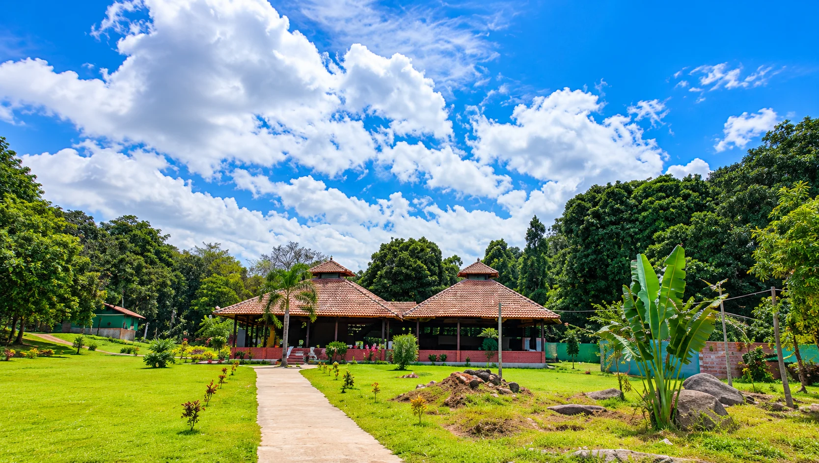 Two-Day Sakleshpur Itinerary from Bangalore with Waterfalls and Viewpoints